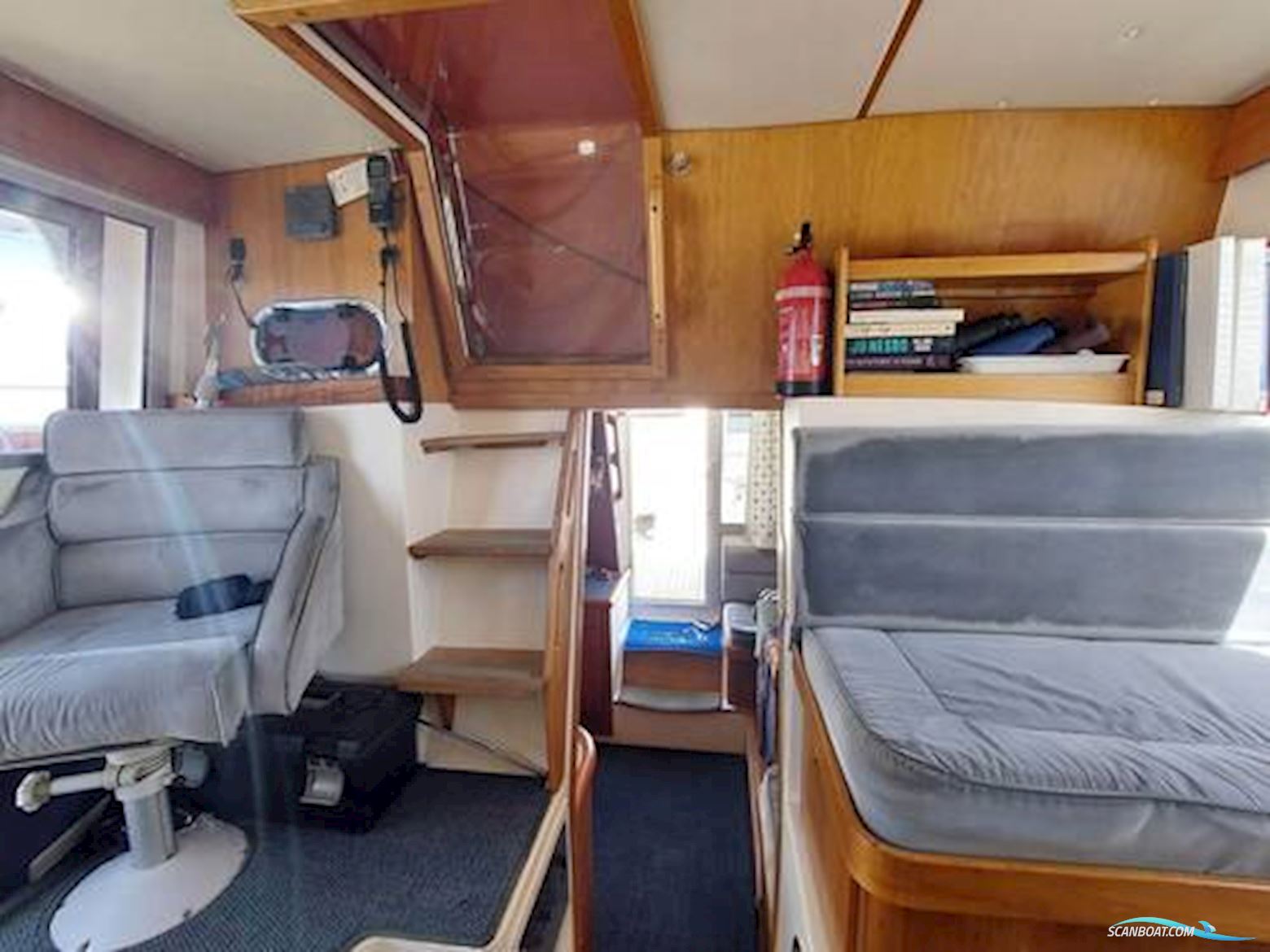NIMBUS 37 Trawler