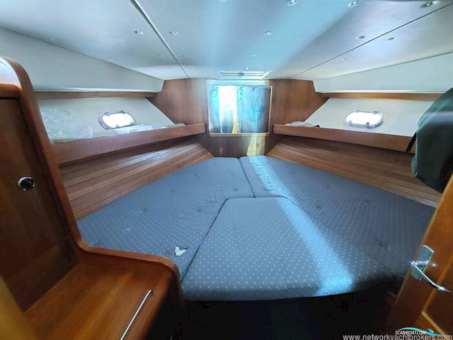 NIMBUS 37 Trawler