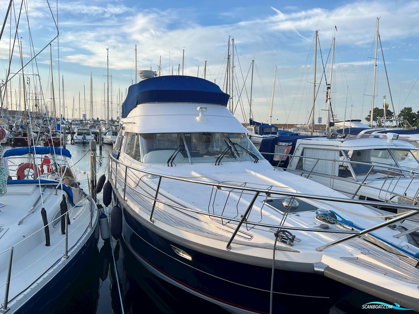 Nimbus 380 Carisma Flybridge Motorboot 2004, mit Volvo Penta Kamd43P motor, Dänemark