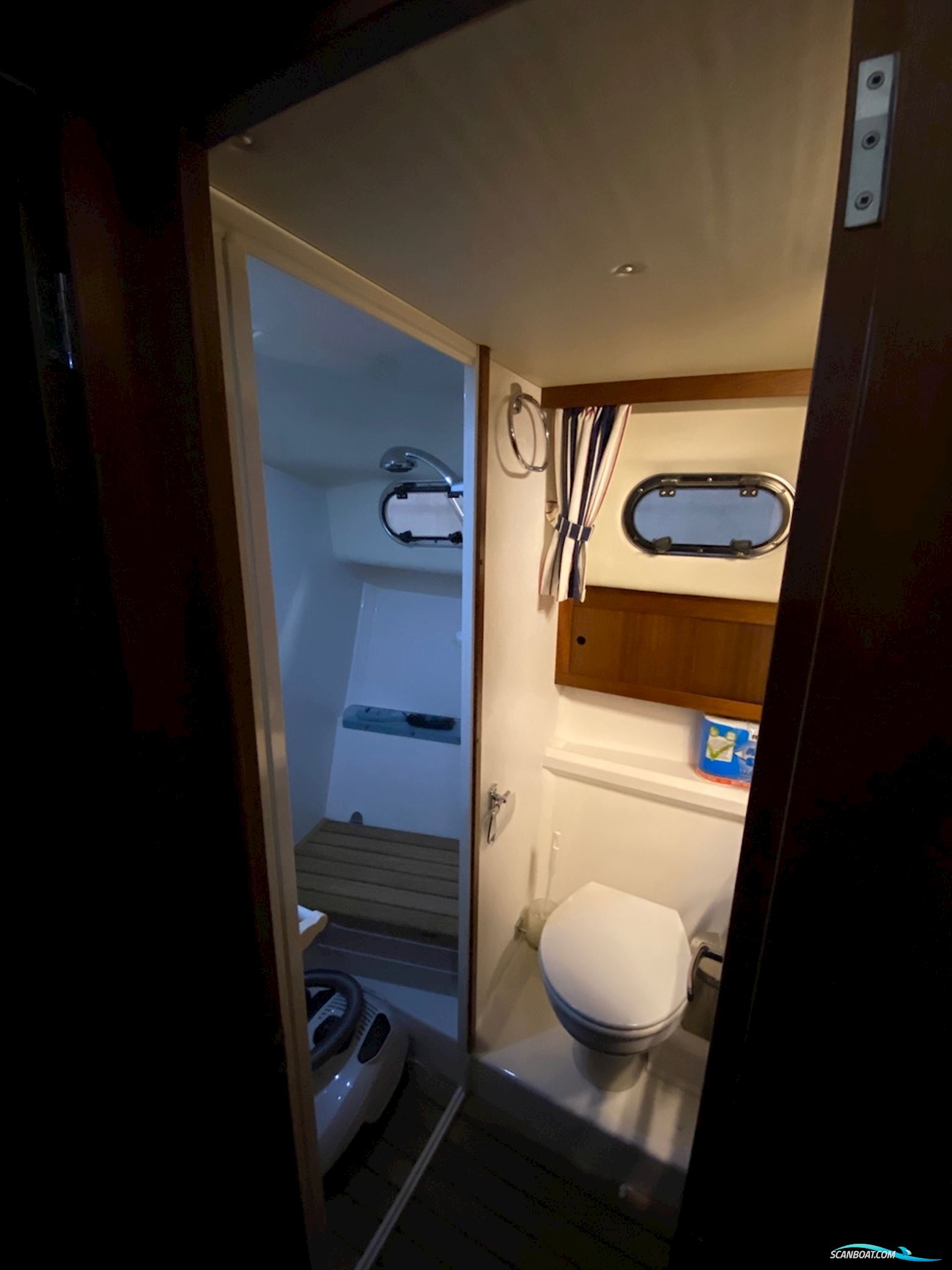 Nimbus 380 Commander