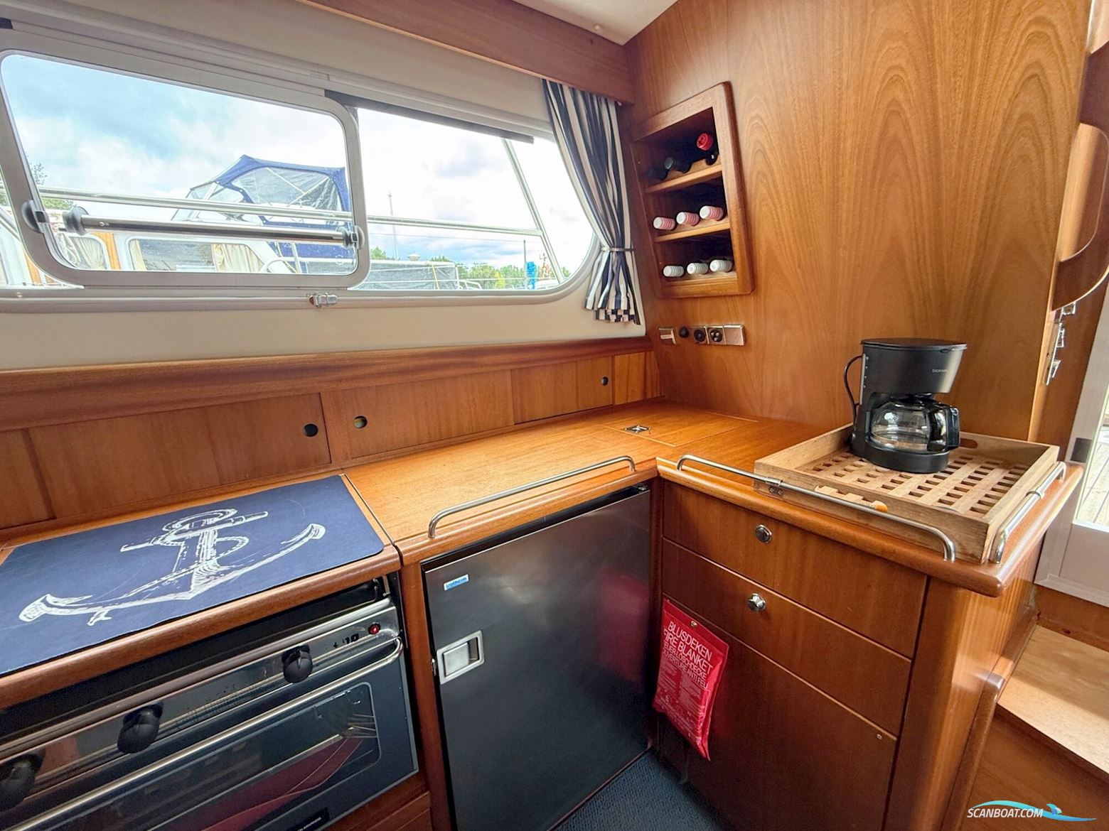 Nimbus 380 Commander