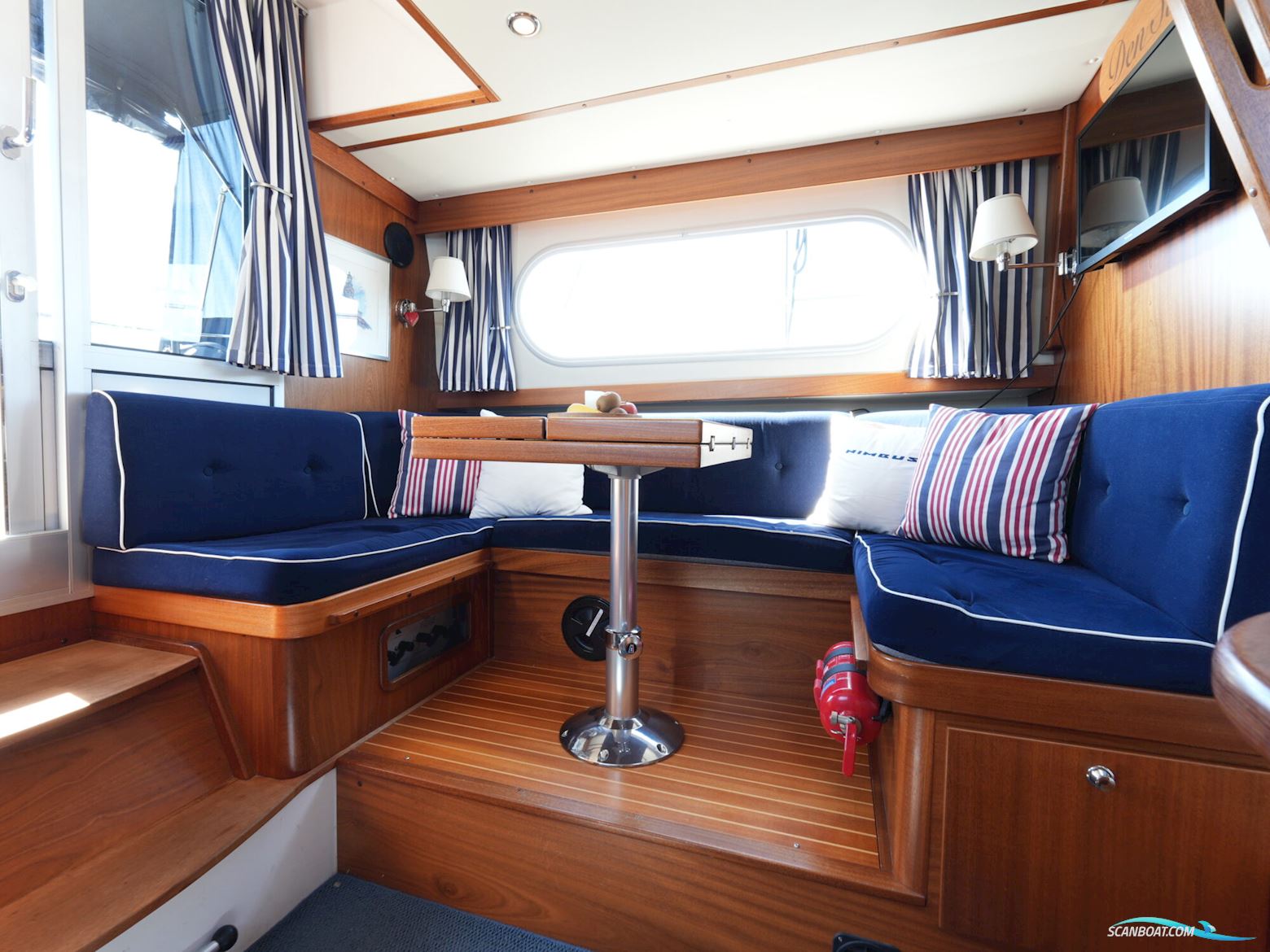 Nimbus 380 Commander