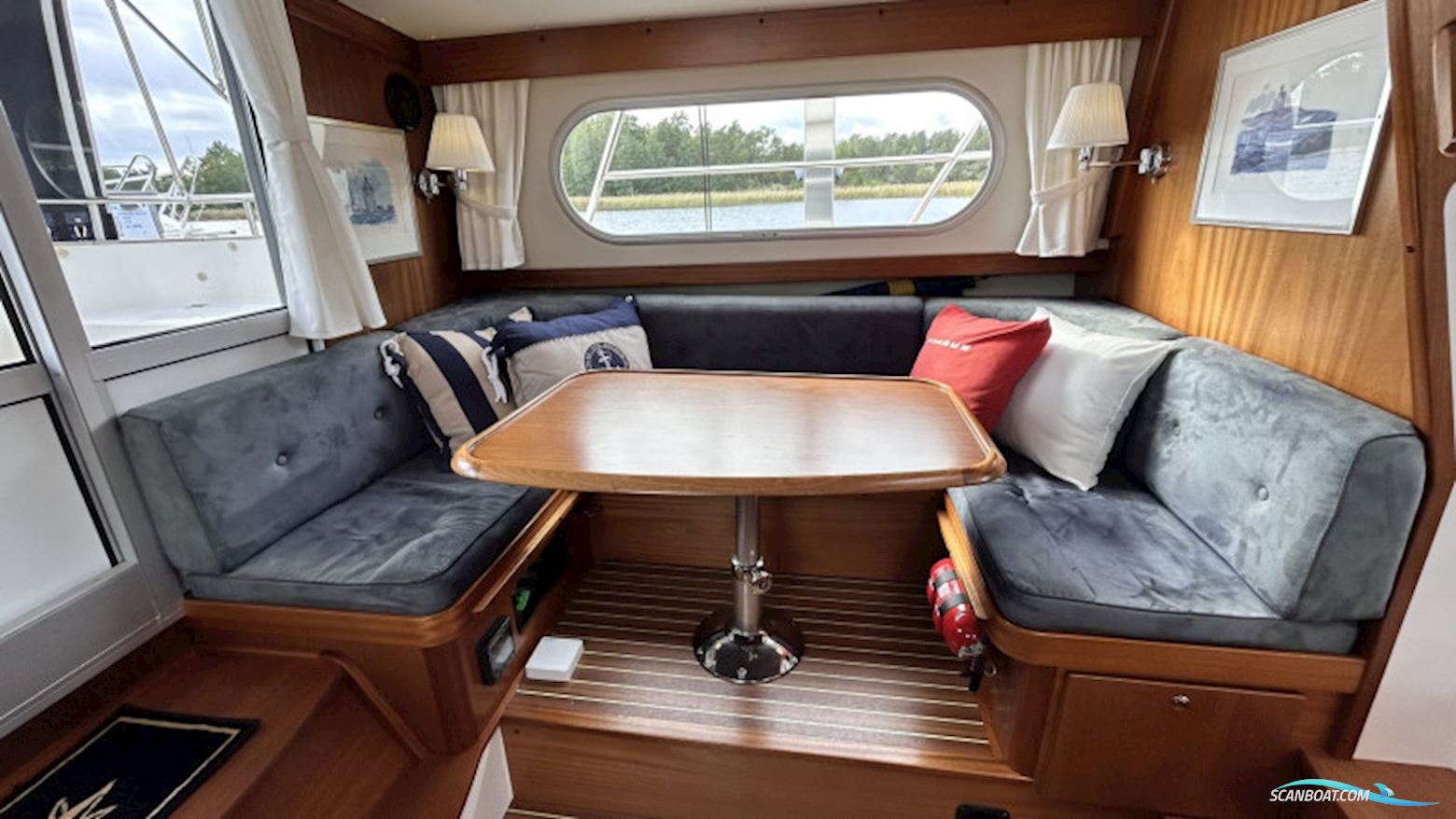 Nimbus 380 Commander