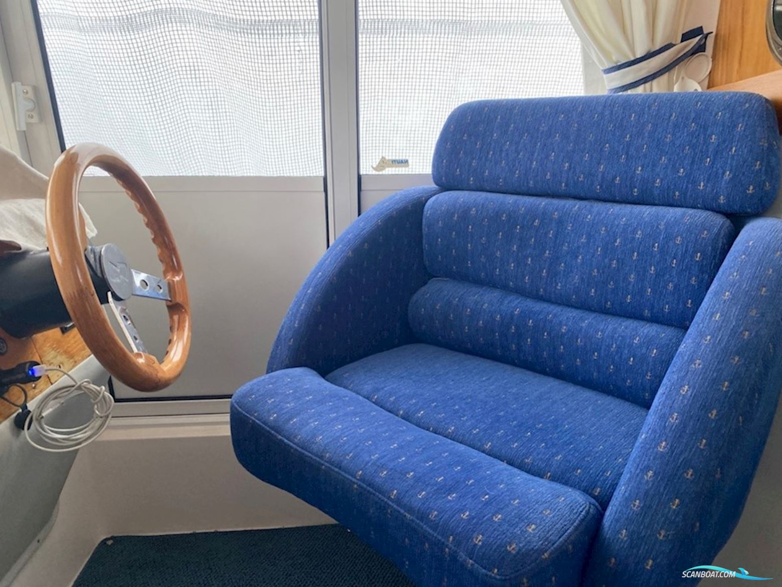 Nimbus 380 Commander