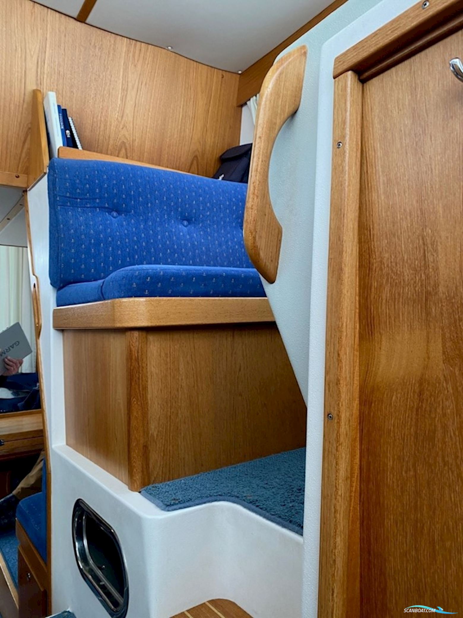 Nimbus 380 Commander