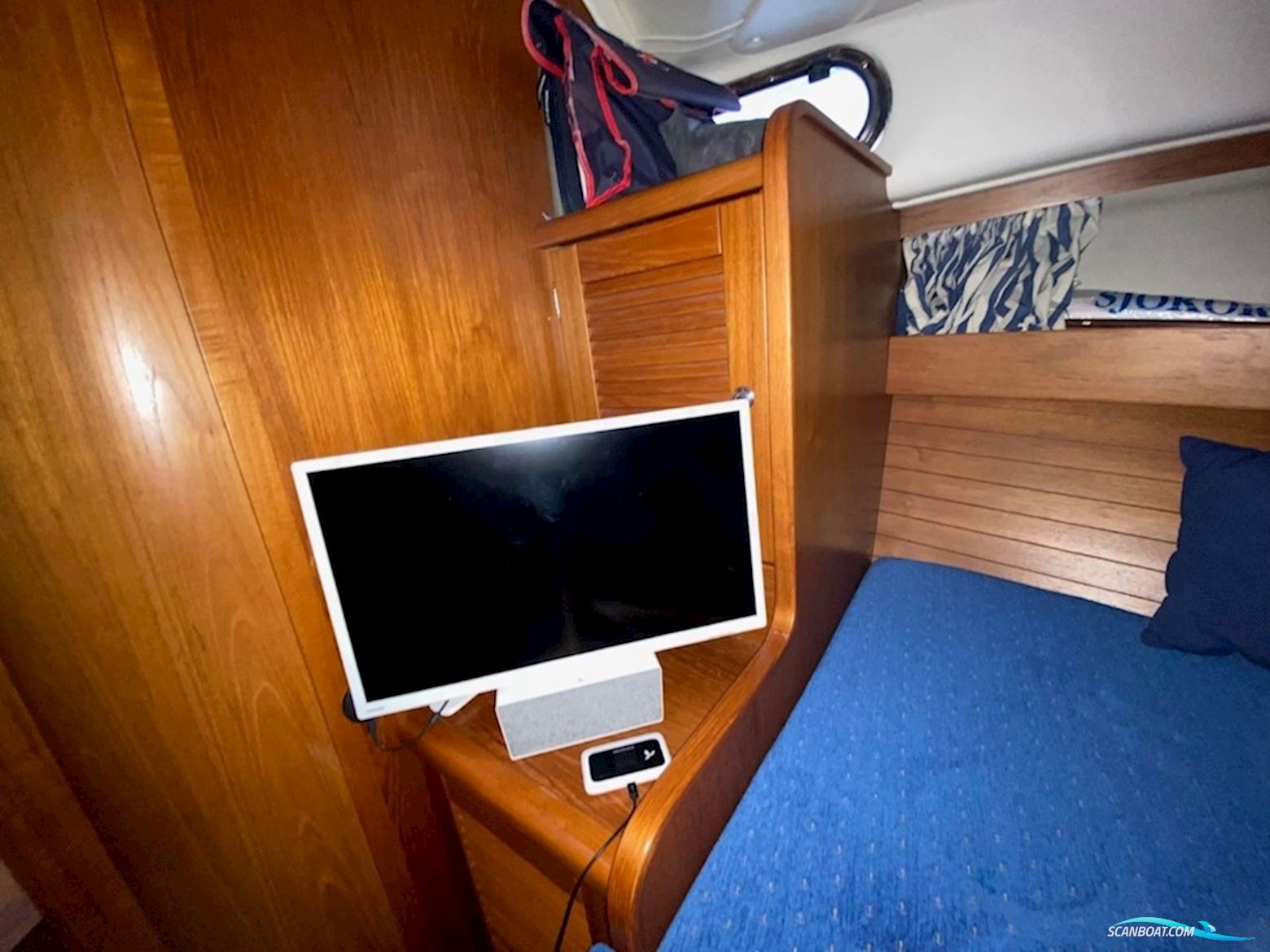 Nimbus 380 Commander