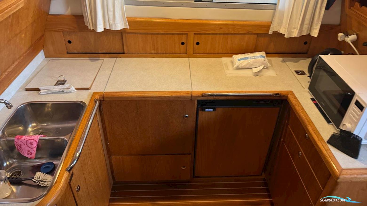 Nimbus 380 Commander