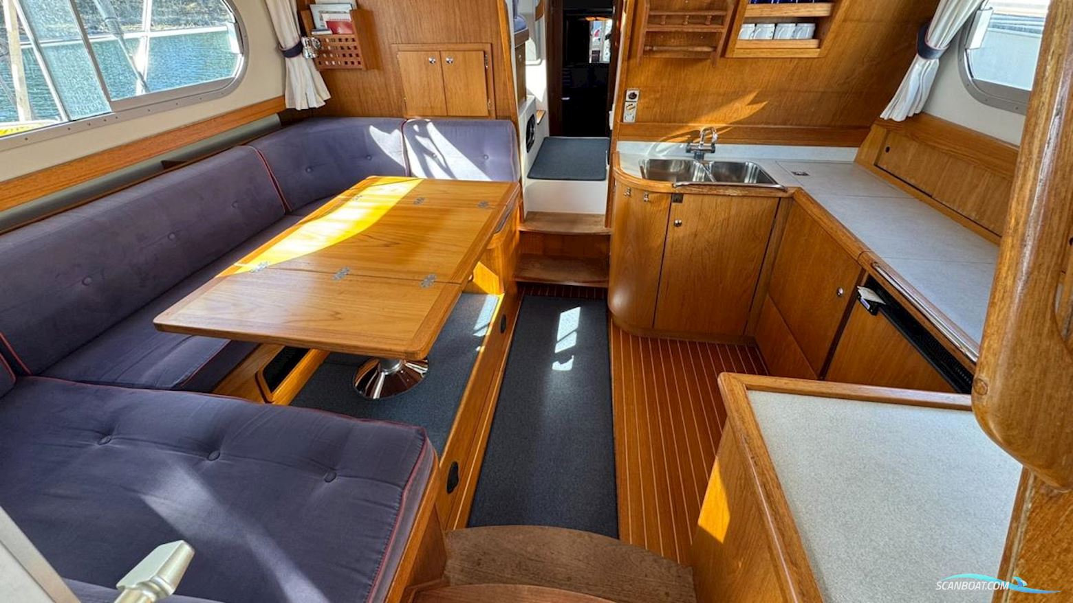 Nimbus 380 Commander