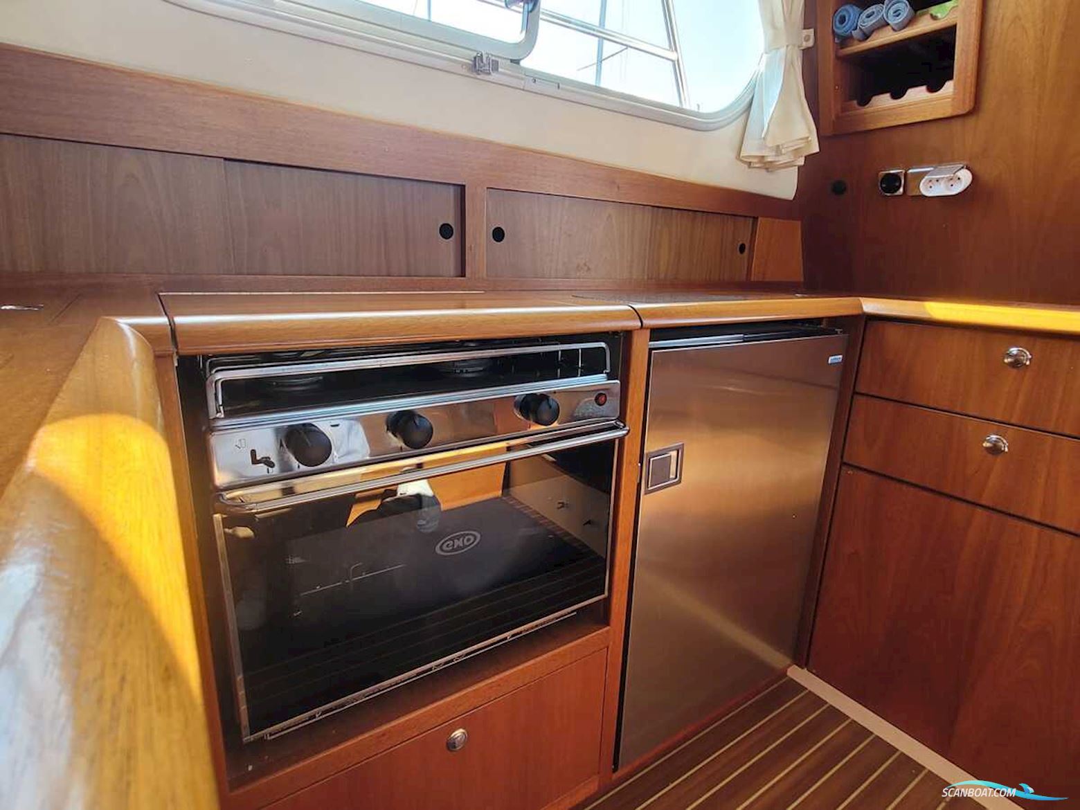 Nimbus 380 Commander