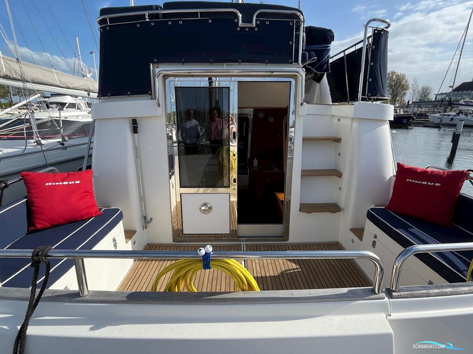 Nimbus 380 Commander