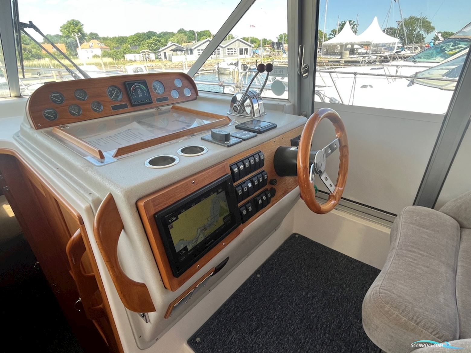 Nimbus 380 Commander