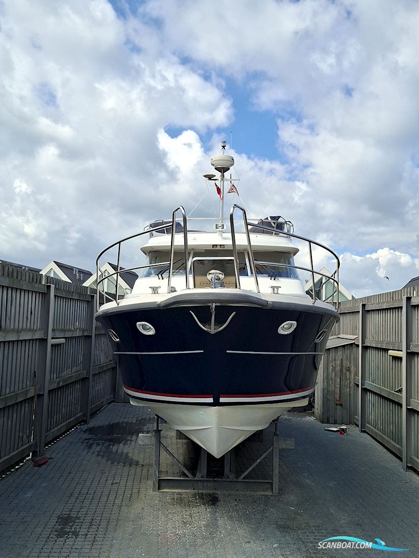 Nimbus 380 Commander