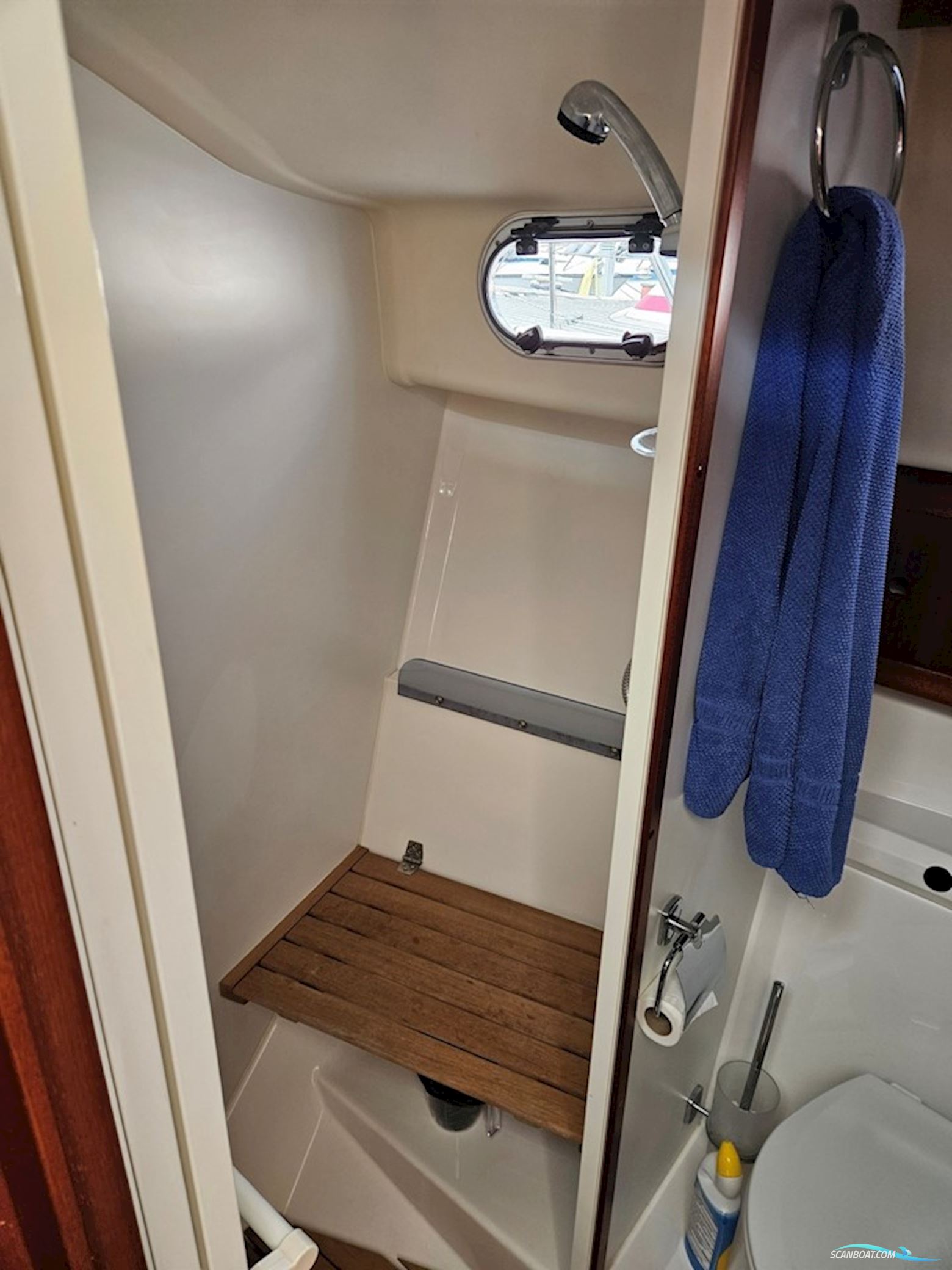 Nimbus 380 Commander