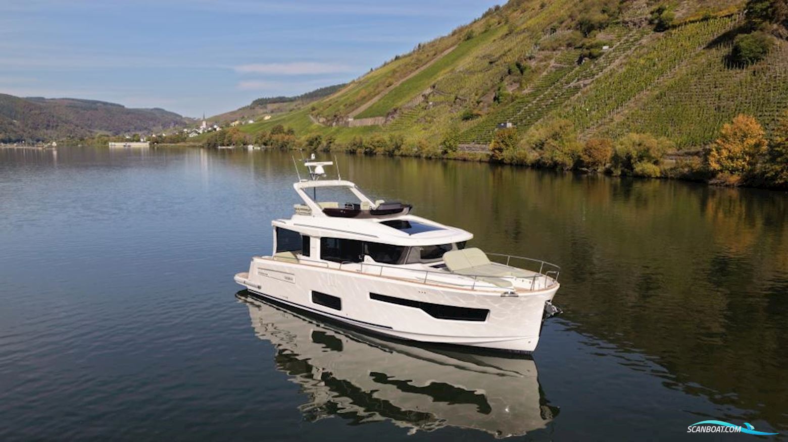 Nimbus 495 Flybridge Motorboot 2025, mit Volvo Penta Ips650 motor, Deutschland
