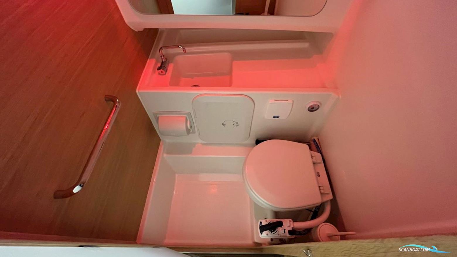 Nimbus Tender 8