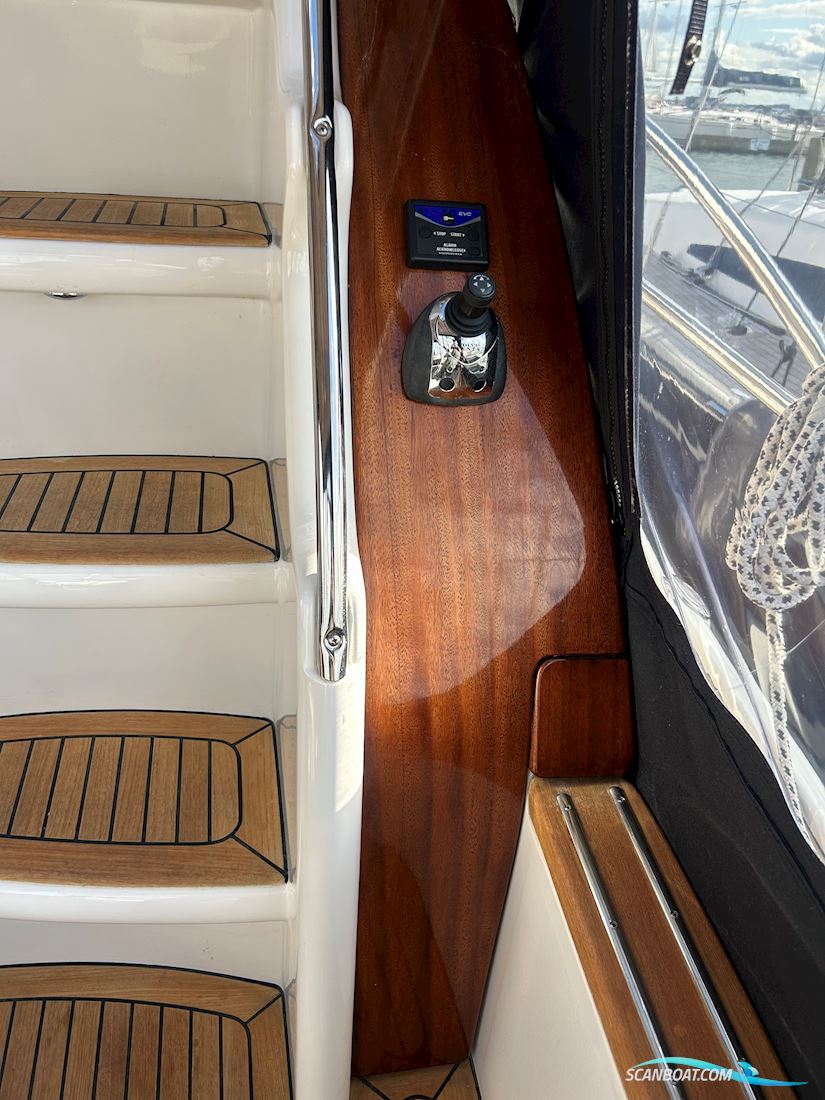 Nord West 370 Flybridge IPS 400