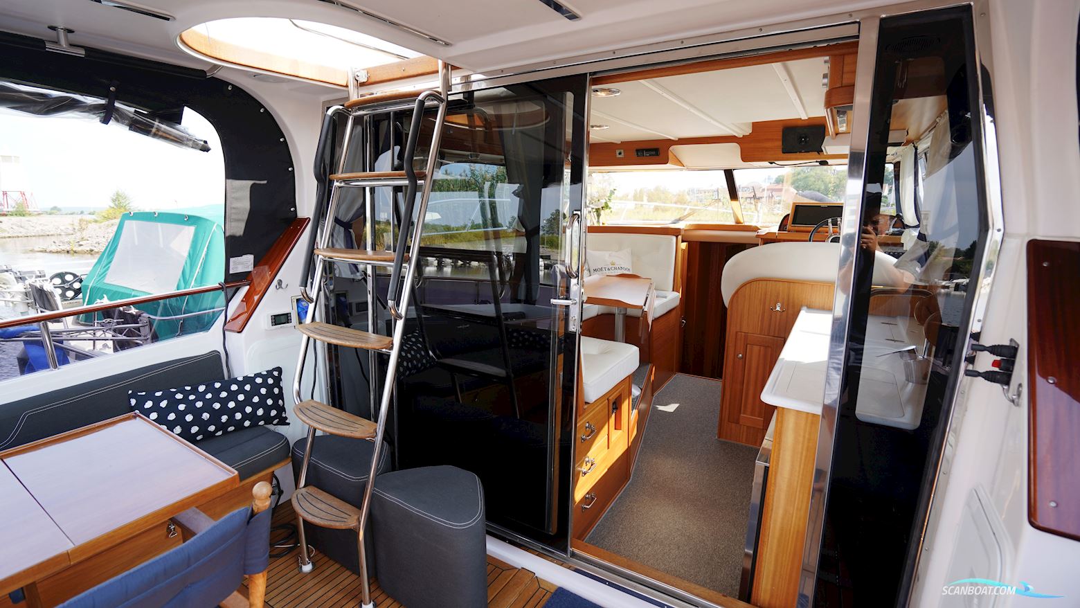 Nord West 390 Flybridge