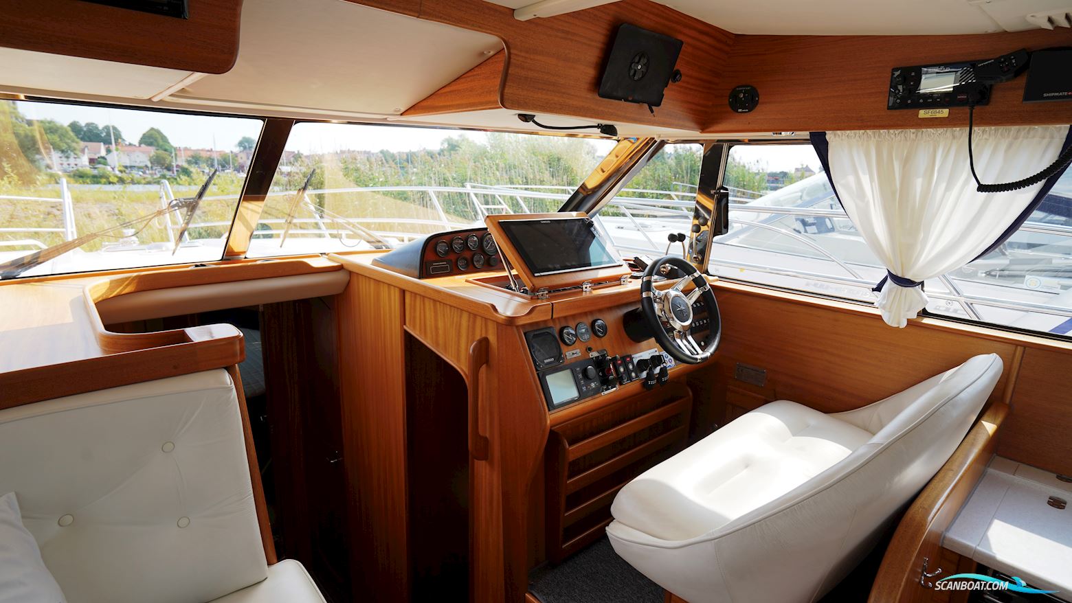 Nord West 390 Flybridge