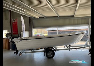 NORDIC 550 FISK MED SELVLÆNSENDE DØRK Motorboot 2025, Dänemark