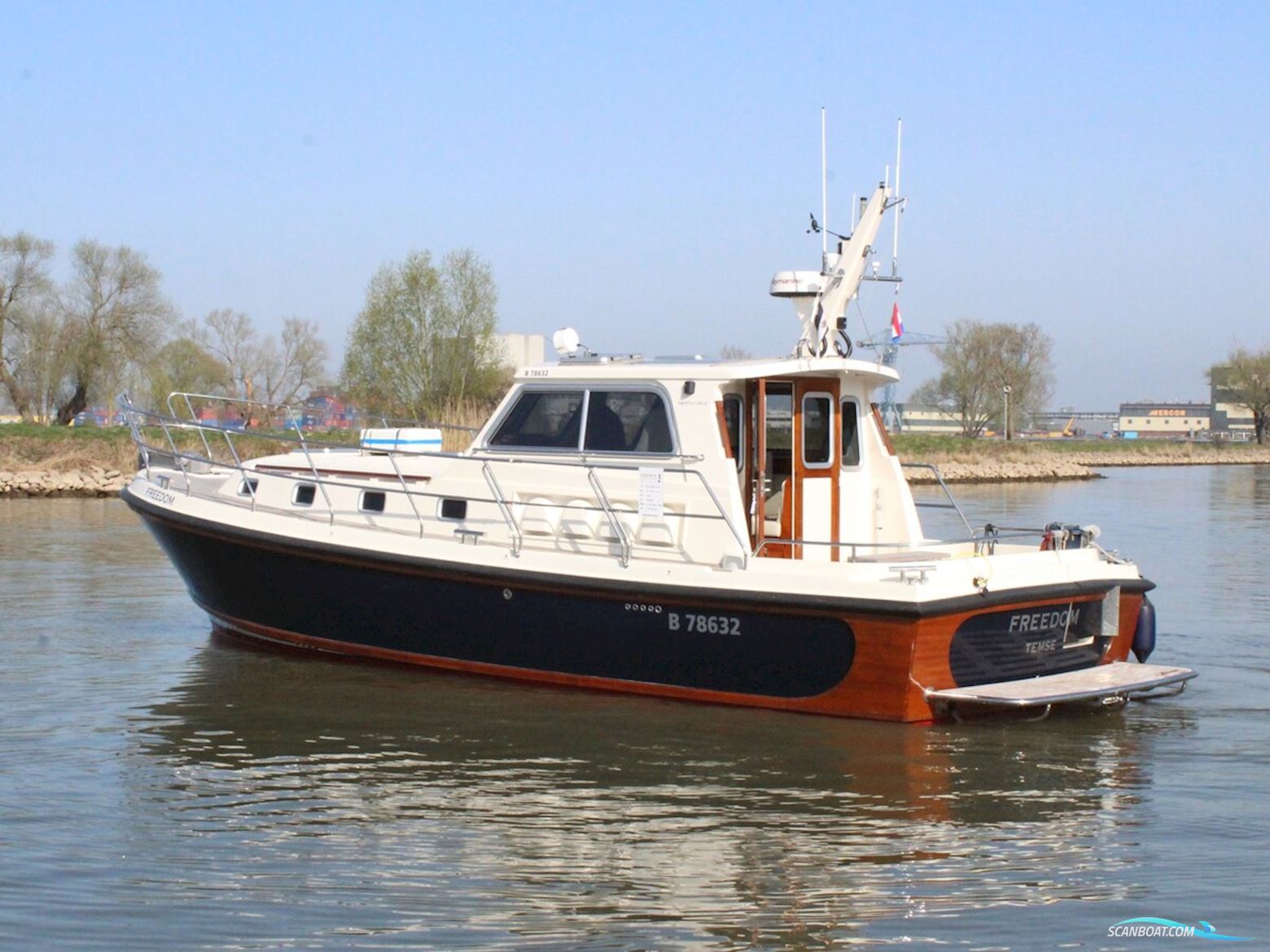 North-Line 37 Wheelhouse