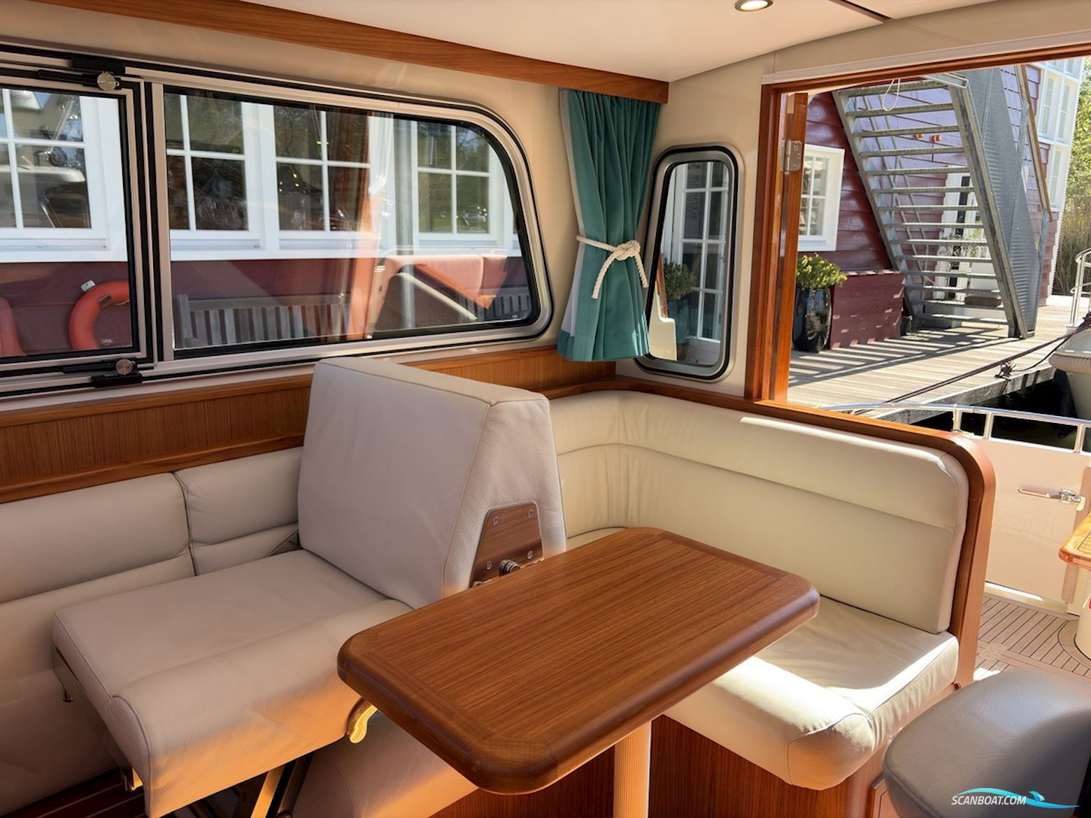 North-Line 37 Wheelhouse