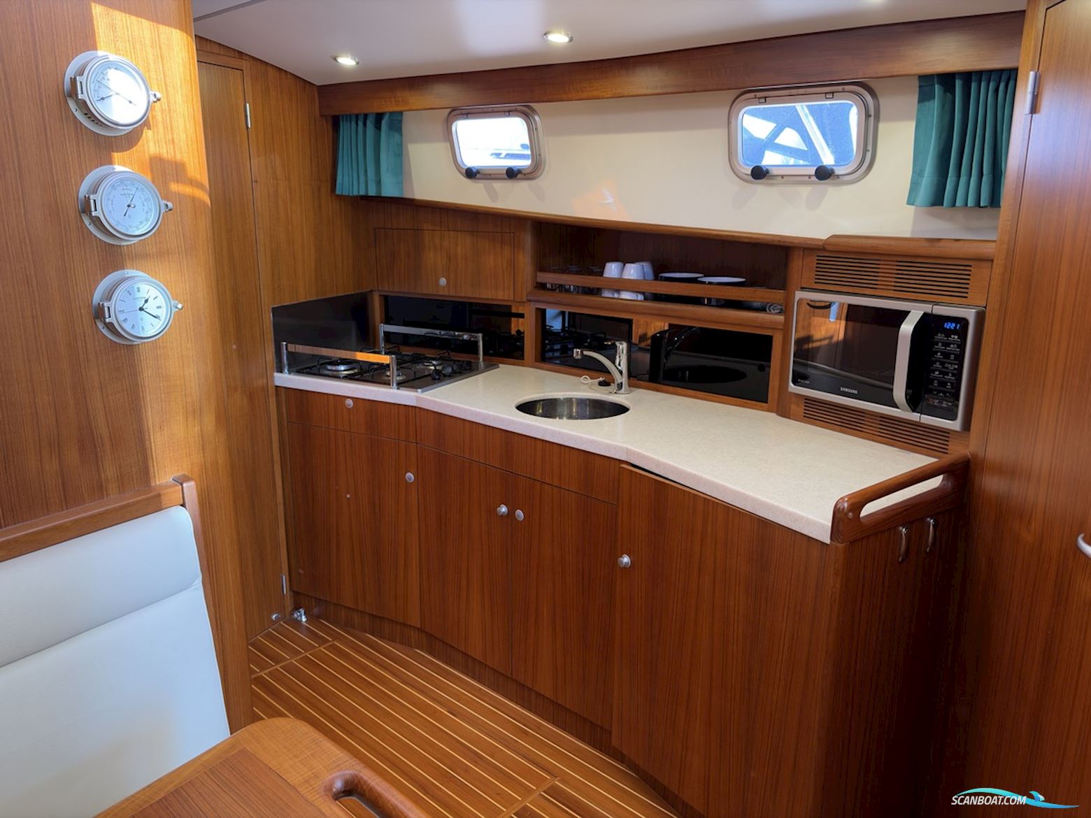North-Line 37 Wheelhouse