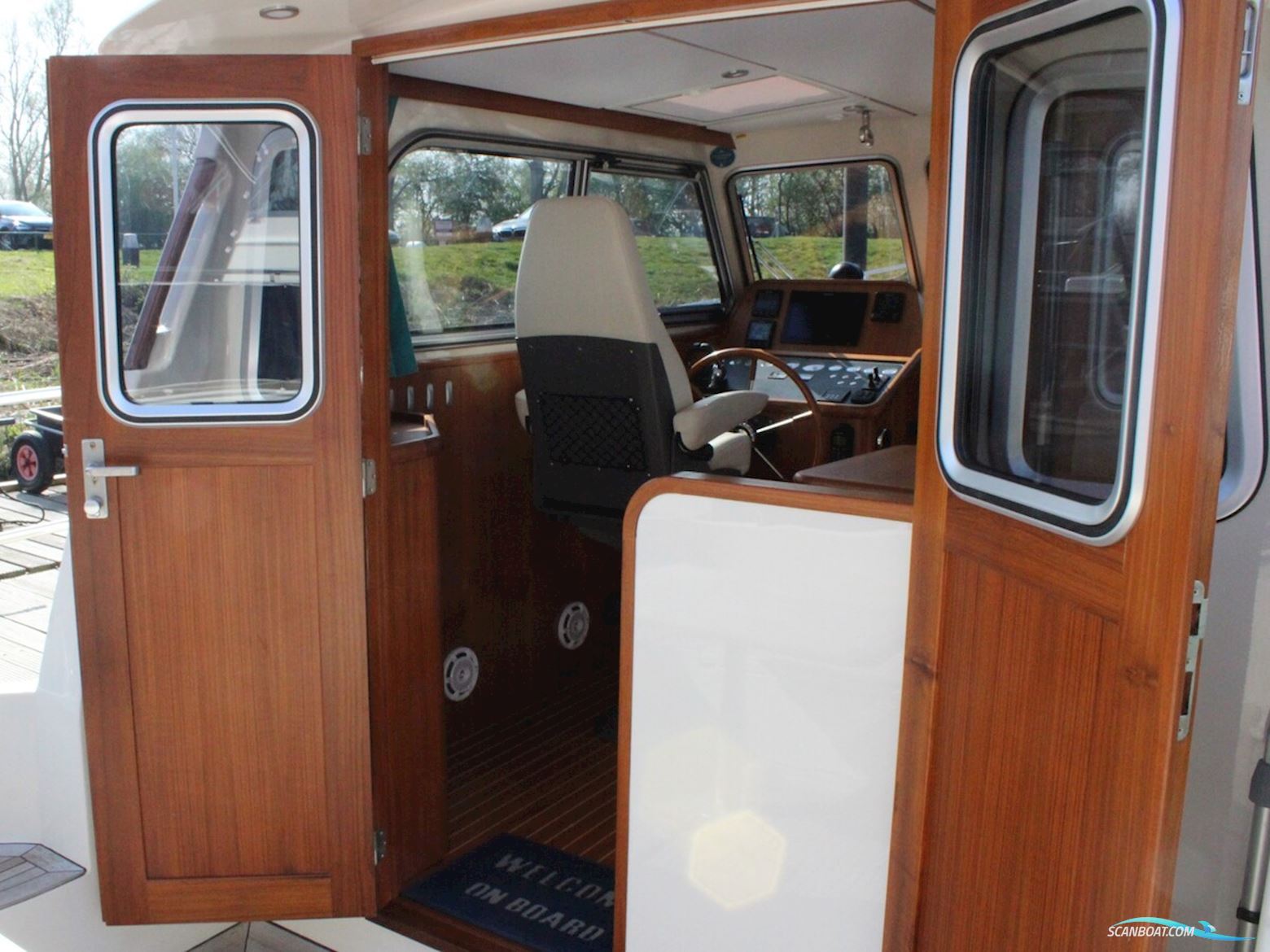 North-Line 37 Wheelhouse