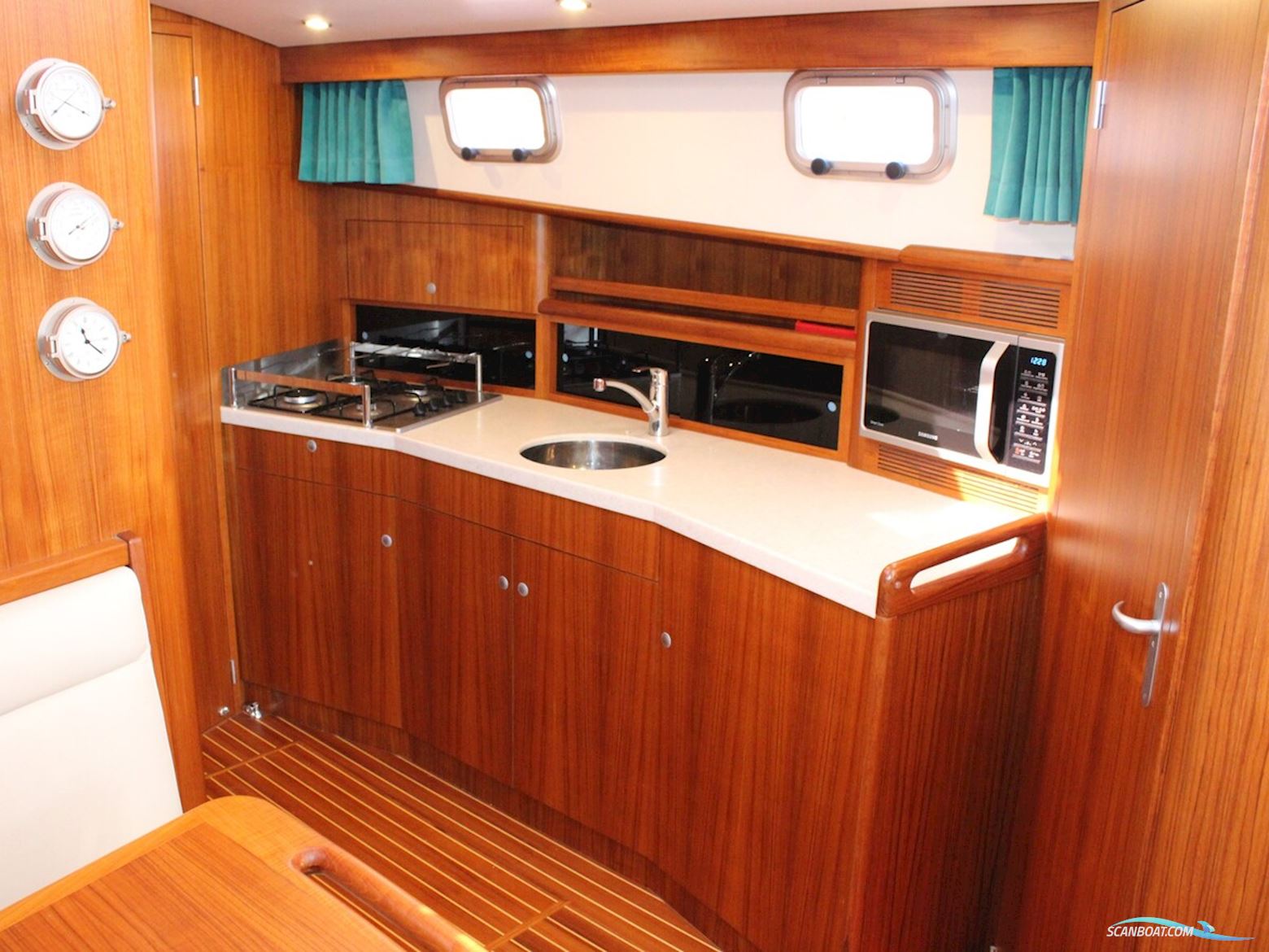 North-Line 37 Wheelhouse