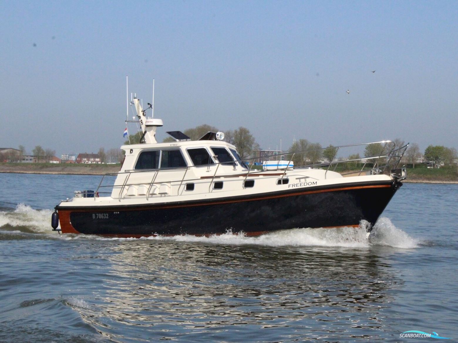 North-Line 37 Wheelhouse