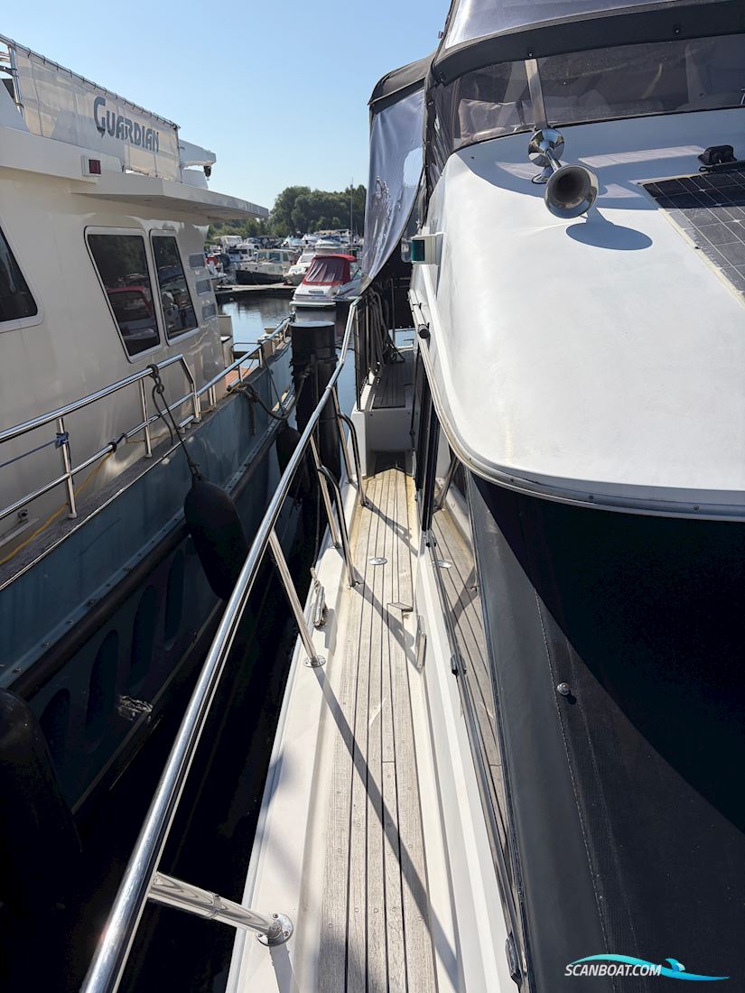 Ocean Alexander 39