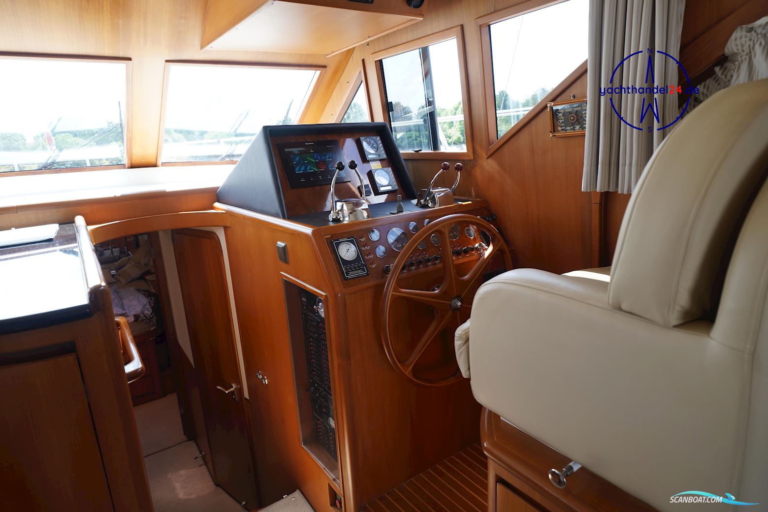 Ocean Alexander Altus 42