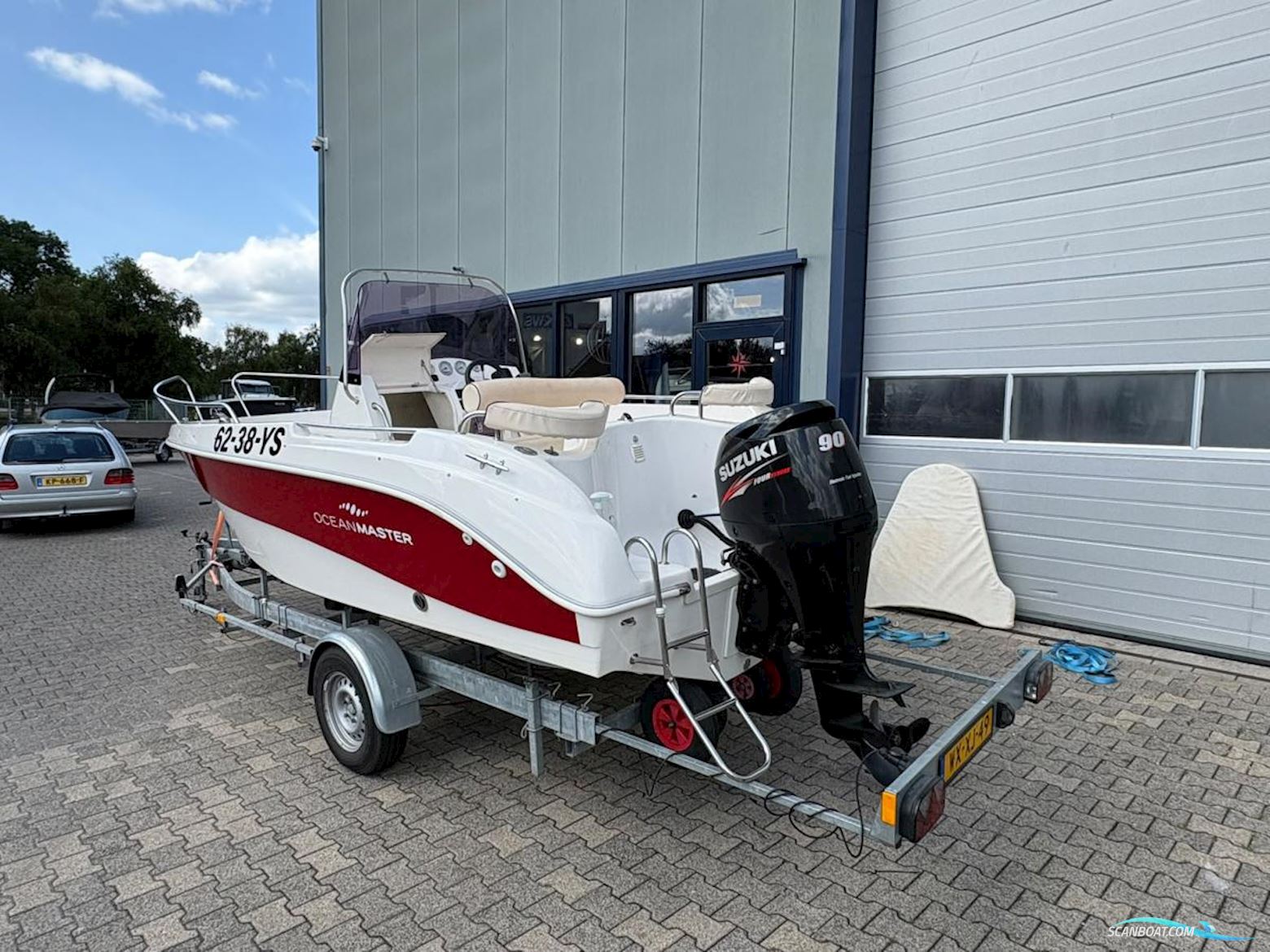 Ocean Master 550 Center Console