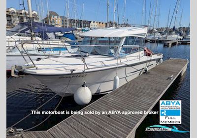 Ocqueteau 725 Timonier -Outboard Motorboot 2014, mit Suzuki  DF150 Lean Burn motor, England