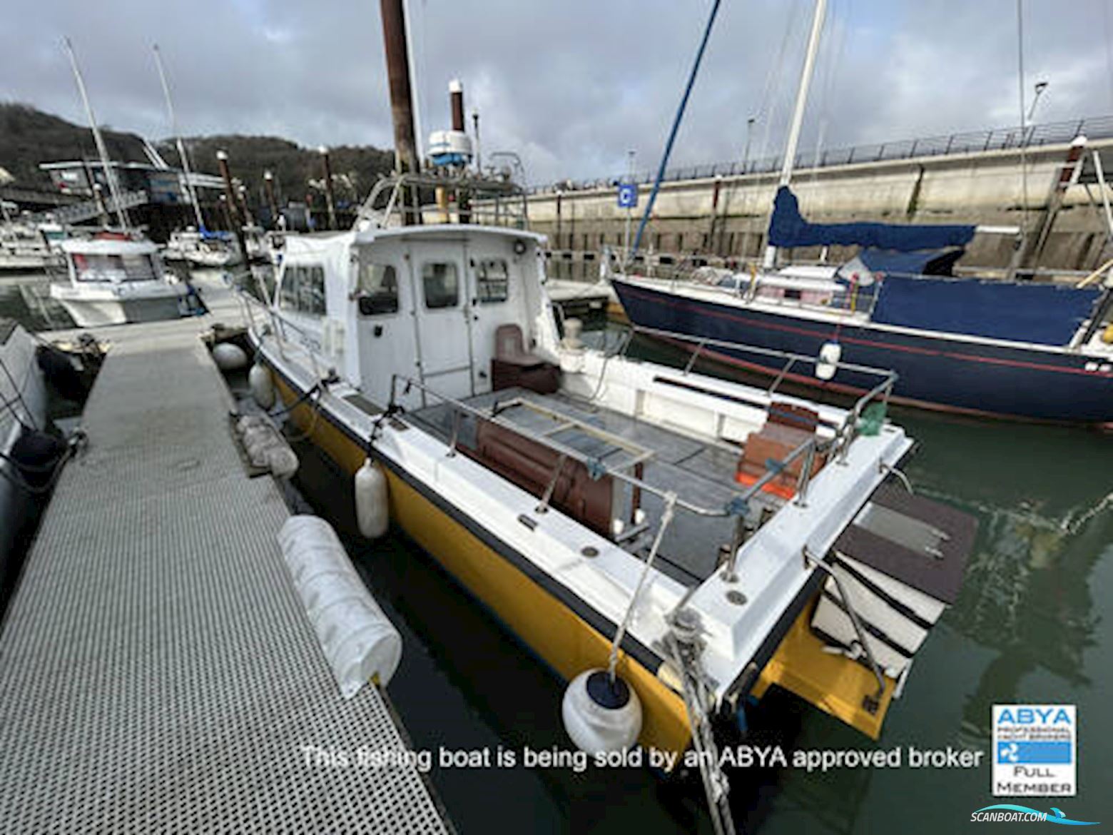 Offshore 8.8 V Promaster Motorboot 2000, mit Volvo Kad 44 motor, England