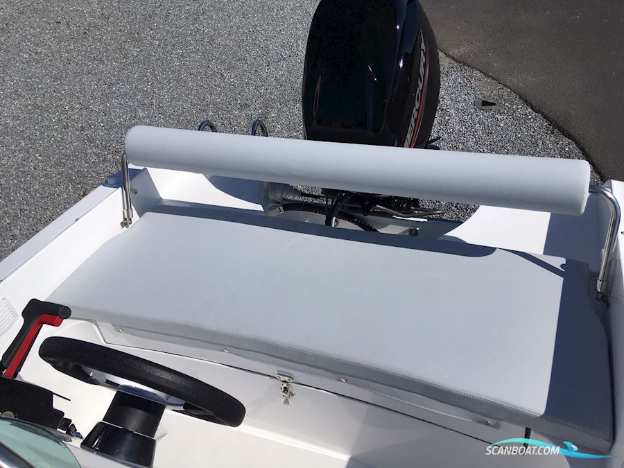 Olympic 490 SX - Mercury F60