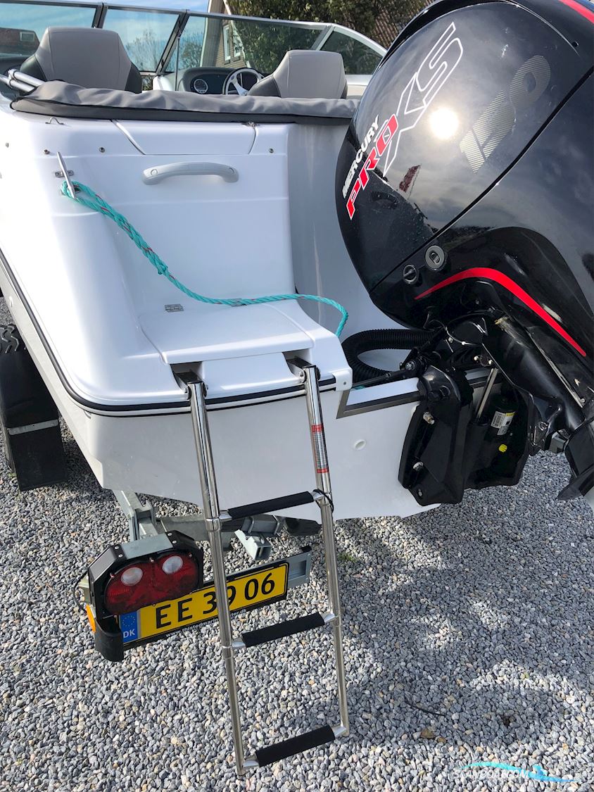 Olympic 580 Bowrider Med Mercury 115 hk CT