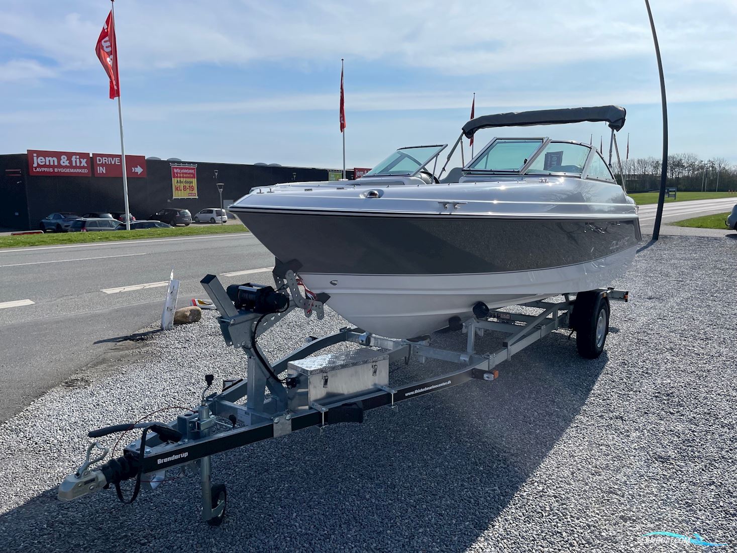 Olympic 580 Bowrider Med Mercury 115 hk CT
