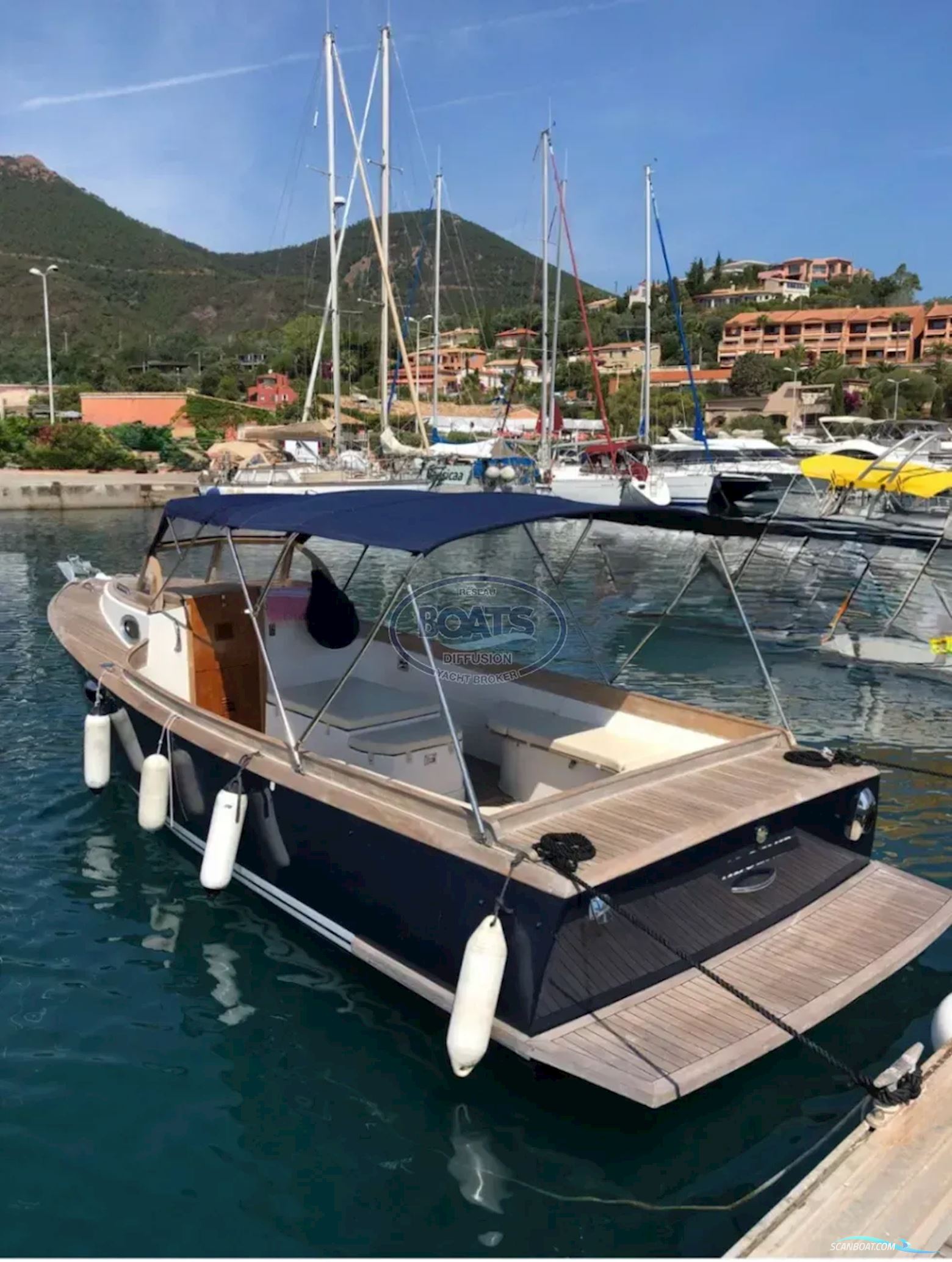 OSTREA MARINE NANTUCKET Range Boat 770