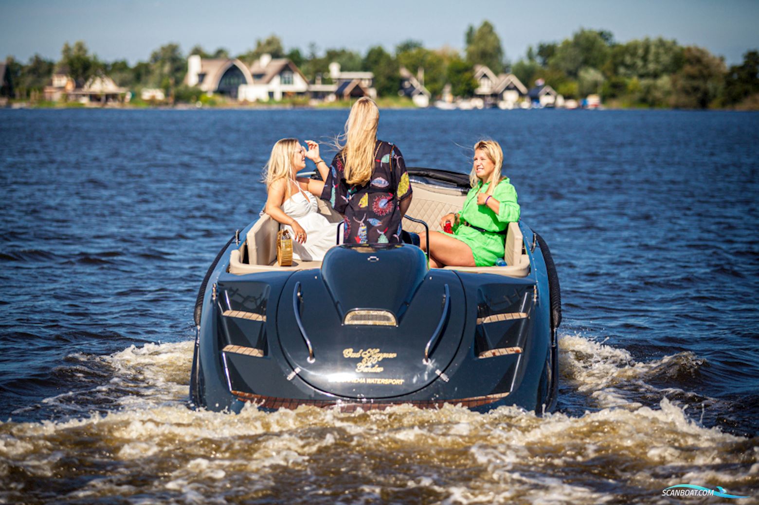 Oud Huijzer 600 Tender al 24 JAAR KWALITIEIT !!