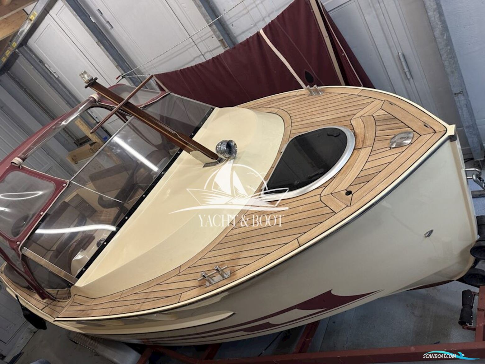 Oud Huijzer 700 Cabine