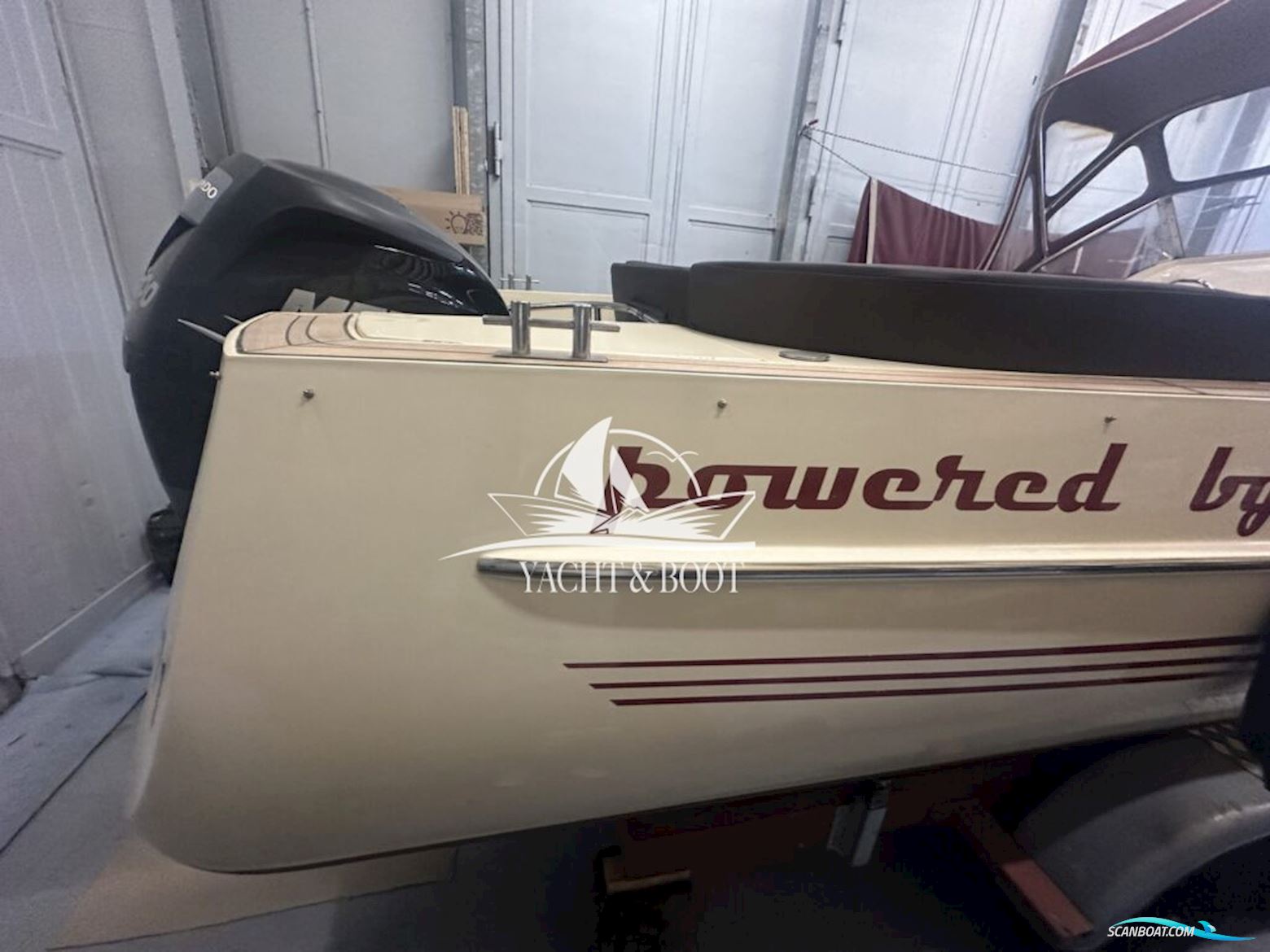 Oud Huijzer 700 Cabine