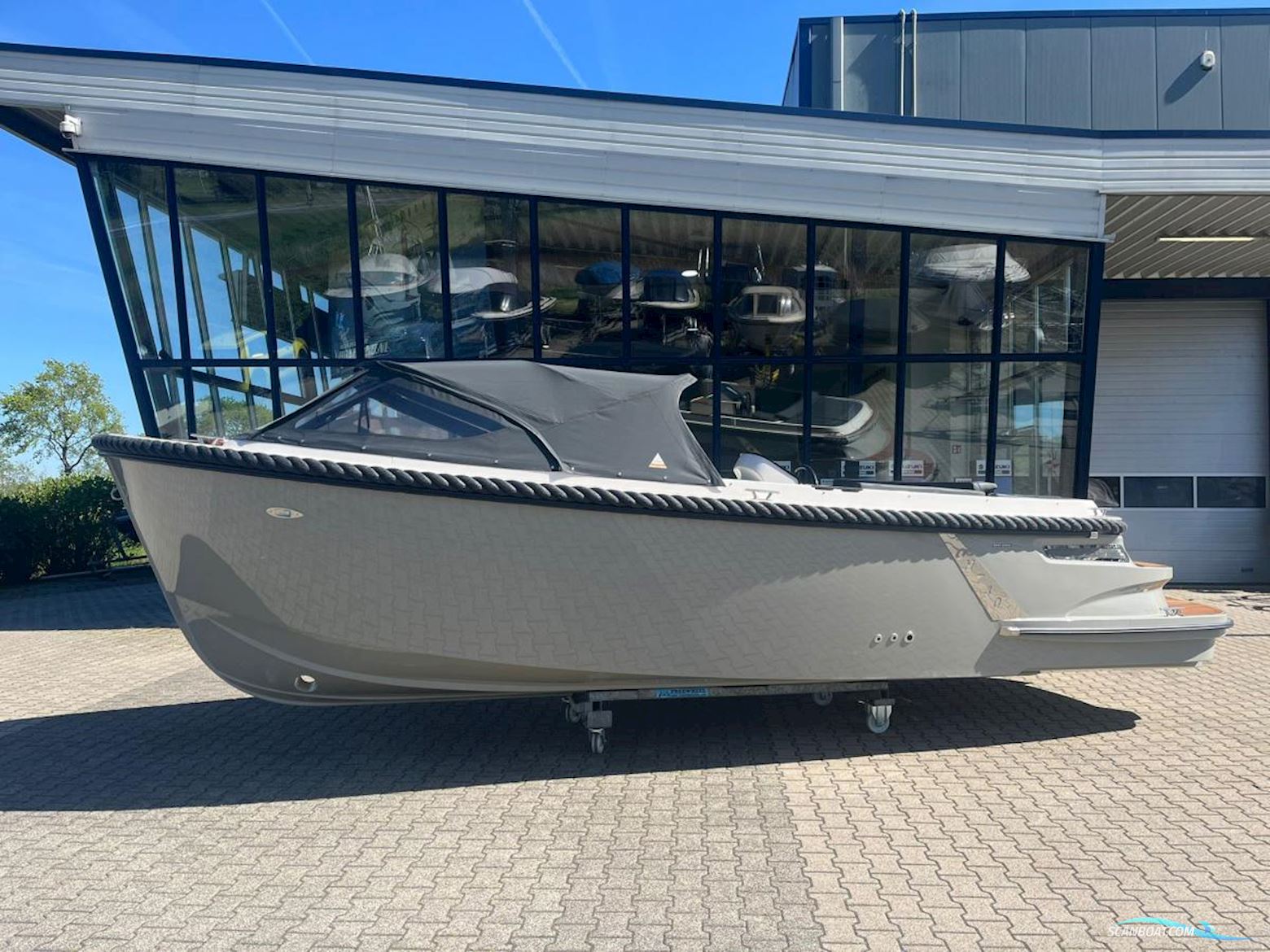 Oud Huijzer 740 Tender