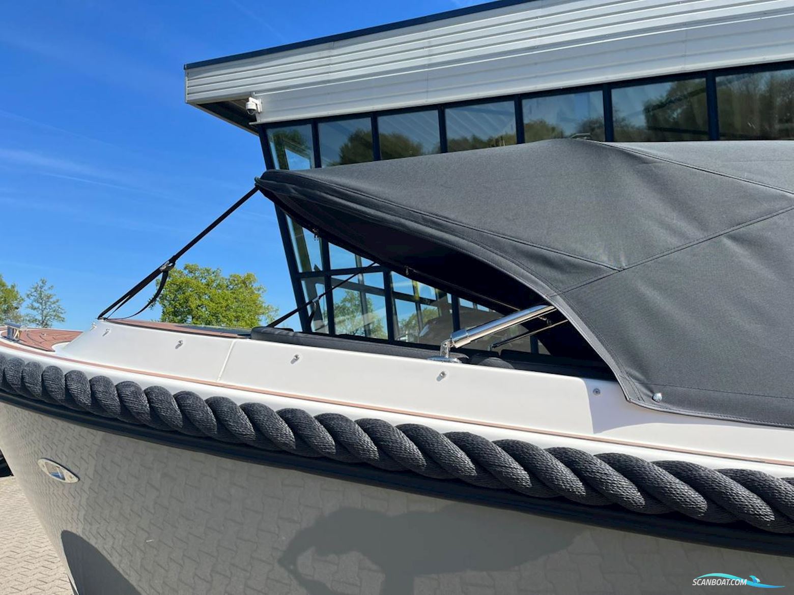 Oud Huijzer 740 Tender
