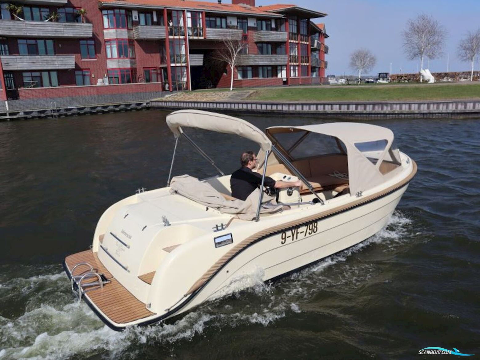 Oudhuijzer 616 Motorboot 2022, mit Netjes in de bun met tilt switch op de gashandel  motor, Niederlande
