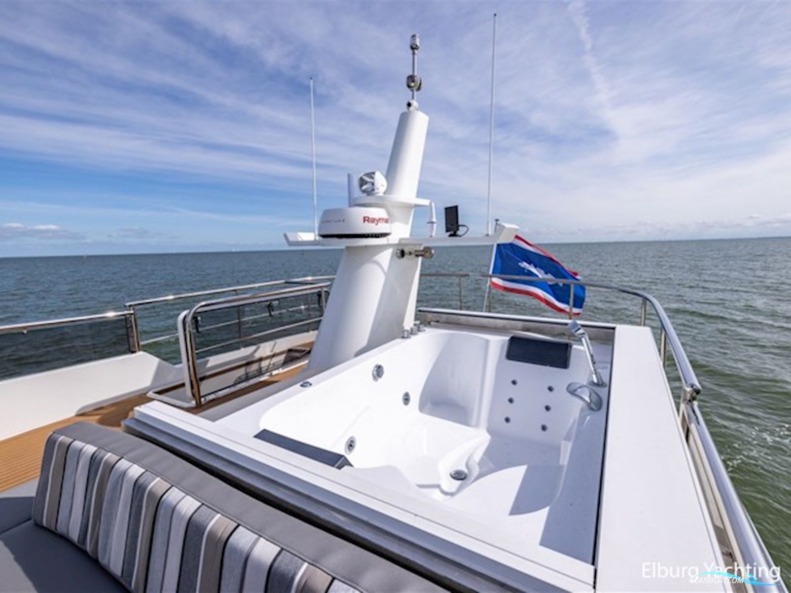 Pacific Pearl Fly 21.00  - CB  - Stabilizers