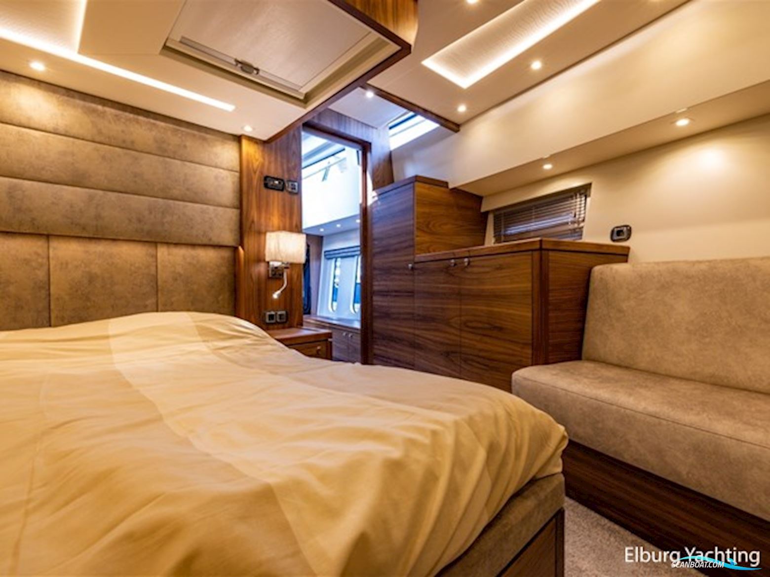 Pacific Pearl Fly 21.00 - CB - Stabilizers