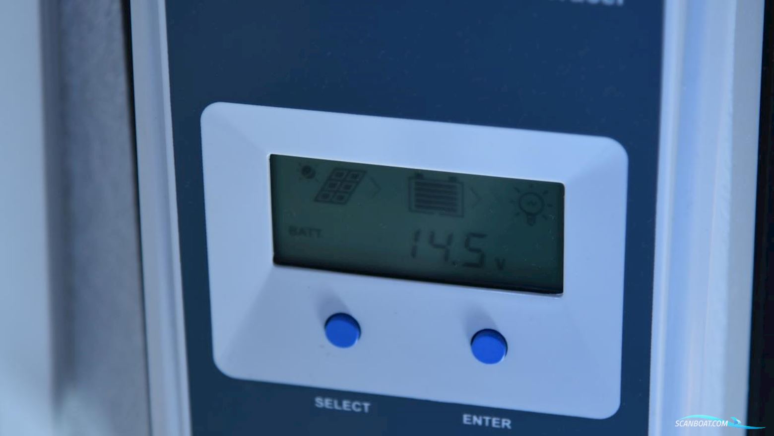 Parad 31 Flying Bridge