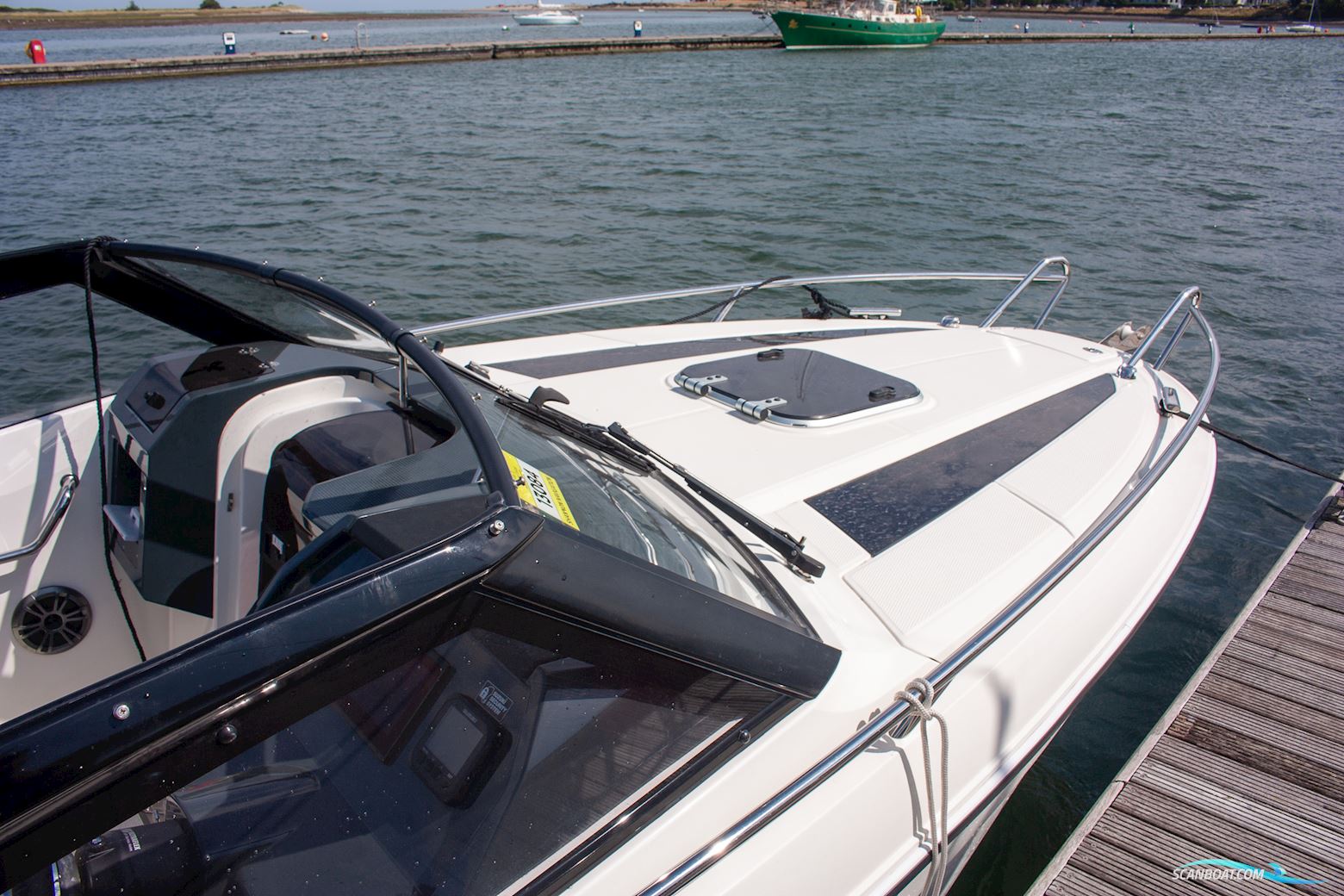 Parker 630  Day Cruiser