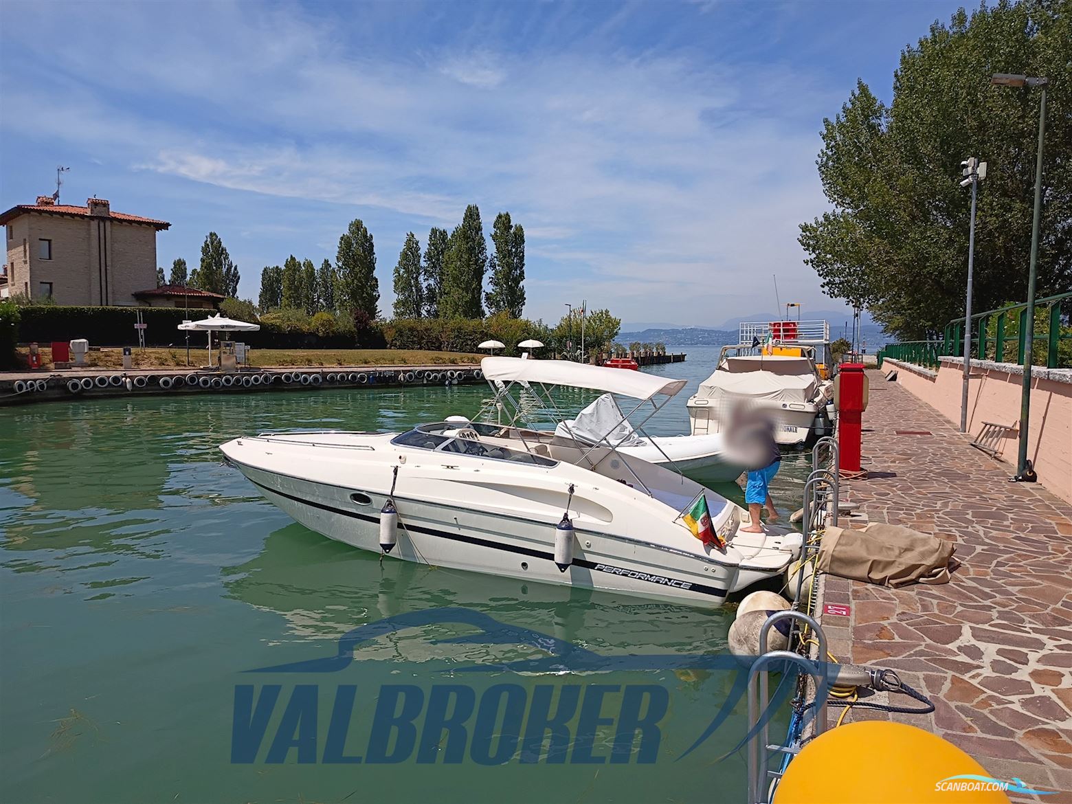 Performance Marine 807 Performance
