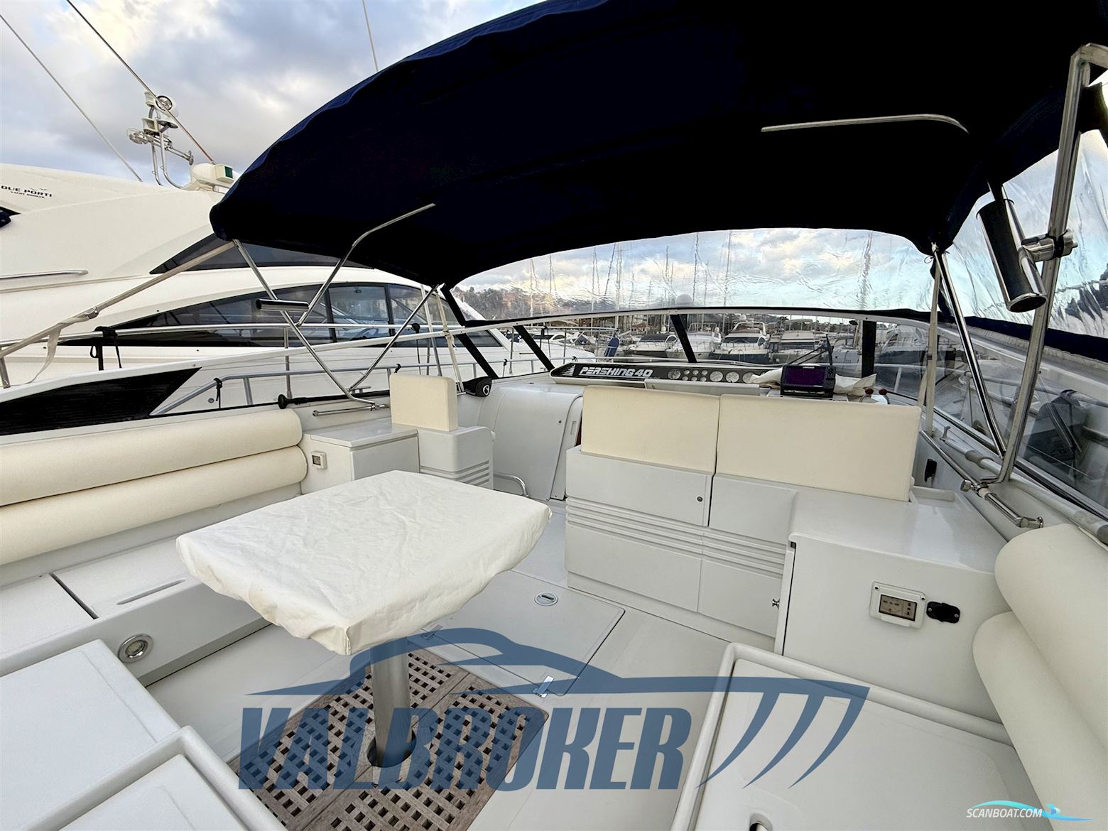 Pershing 40
